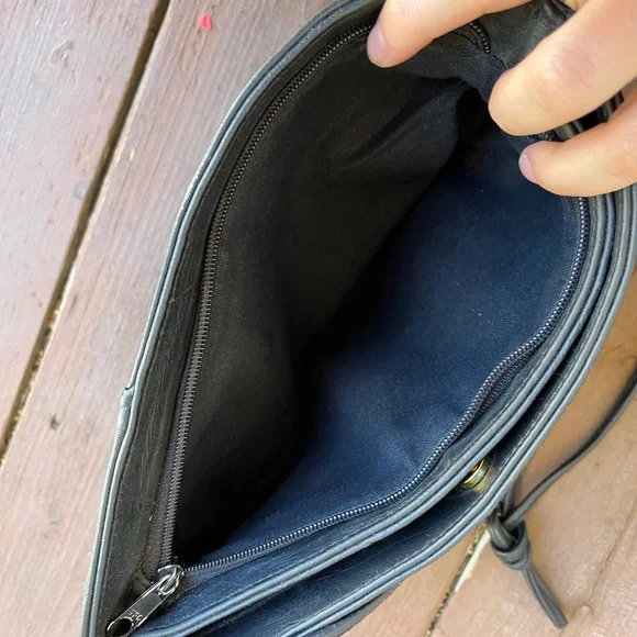 Partners by Mervyn's Trendy Clutch Leather Black Bag - Picture 6 of 7